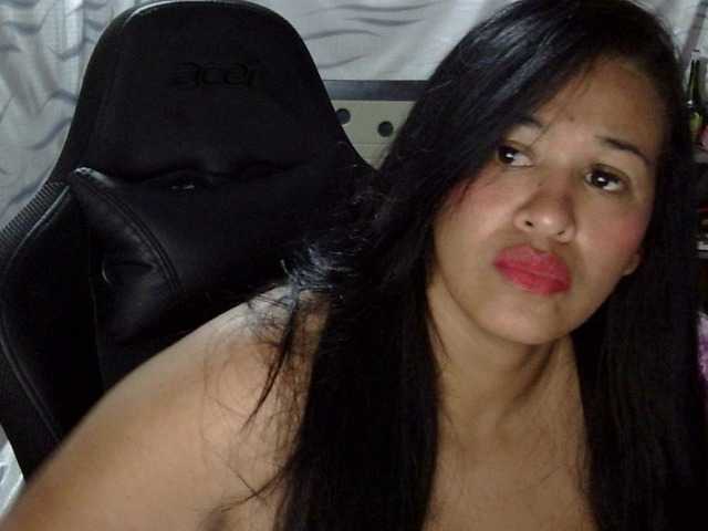 Letty33 webcam