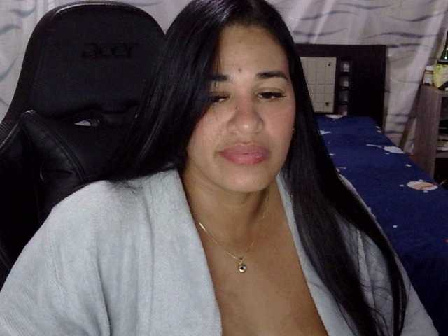 Letty33 from BongaCams