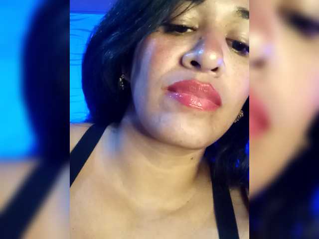 Letty33's BongaCams show and profile