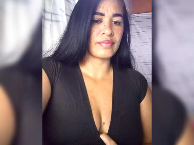 Letty33's BongaCams show and profile