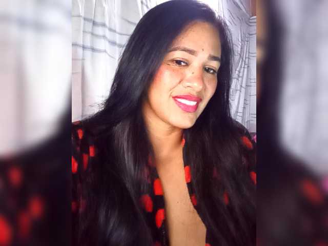 Letty33's BongaCams show and profile