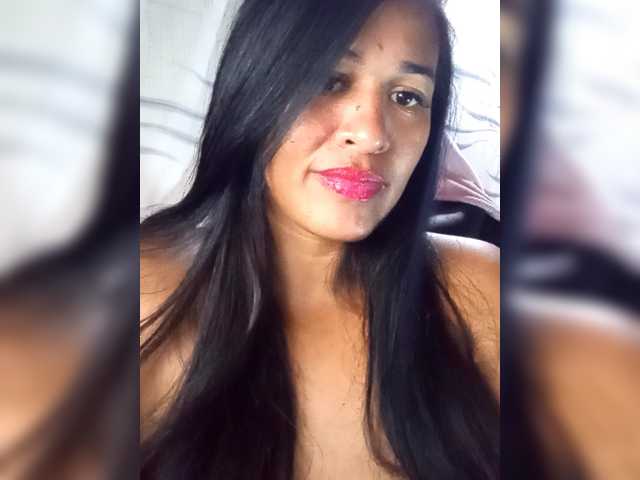 Letty33's BongaCams show and profile