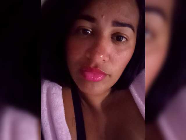 Letty33's BongaCams show and profile