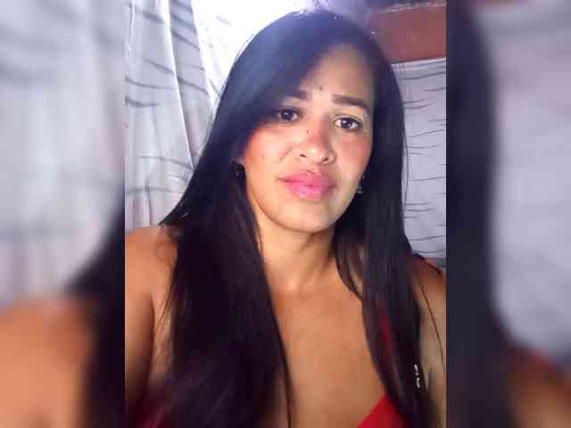Letty33 webcam