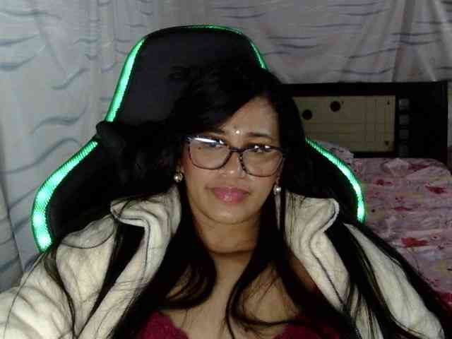 Letty33 webcam