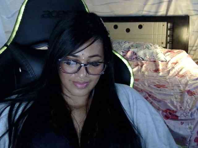 Letty33 webcam