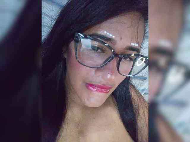 Letty33 webcam