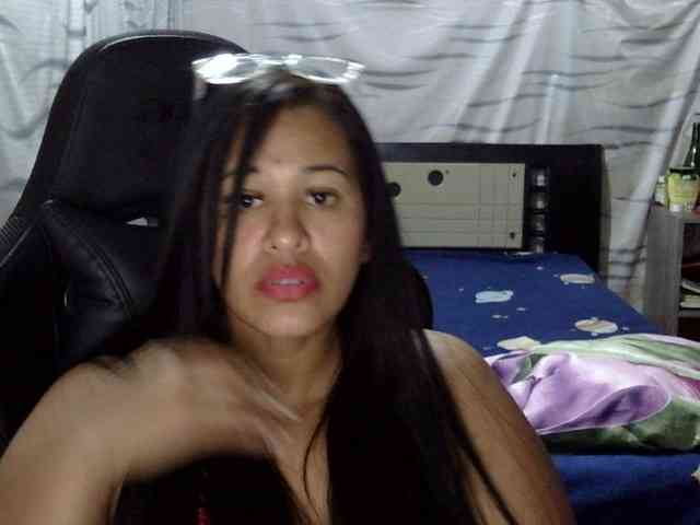 Letty33 webcam
