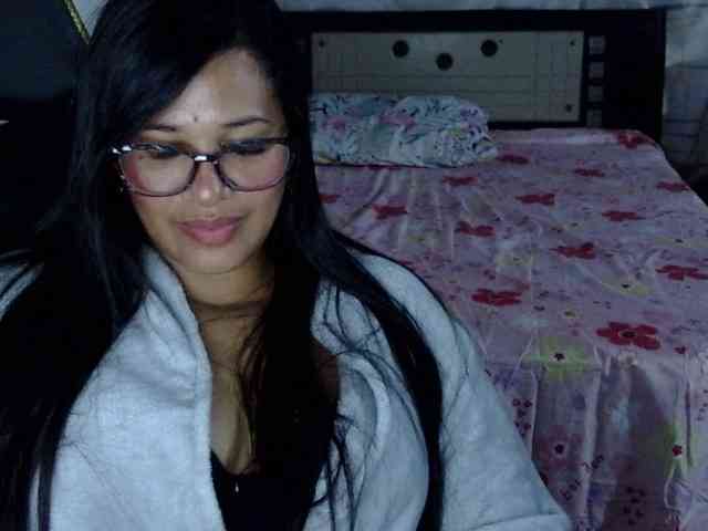 Letty33 webcam