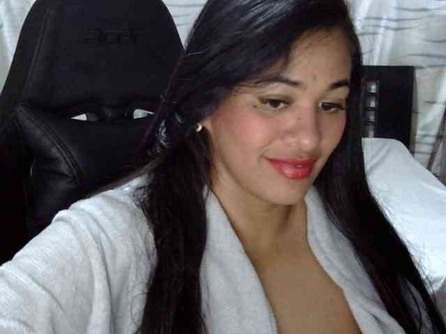 Letty33 webcam