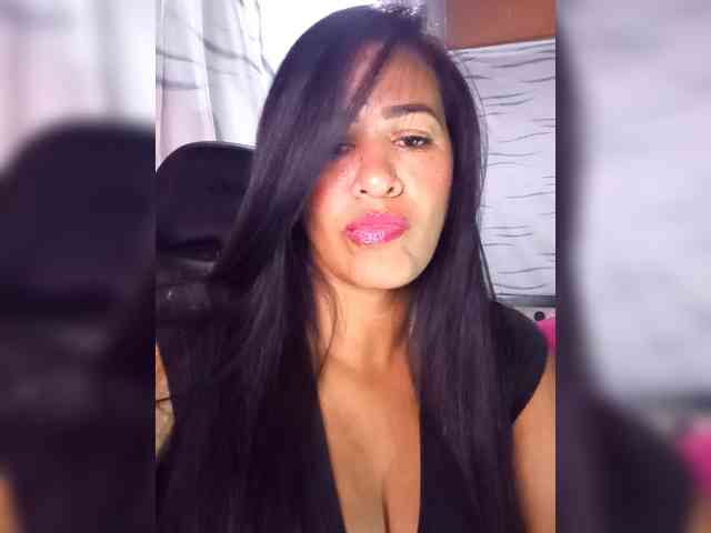 Letty33 webcam