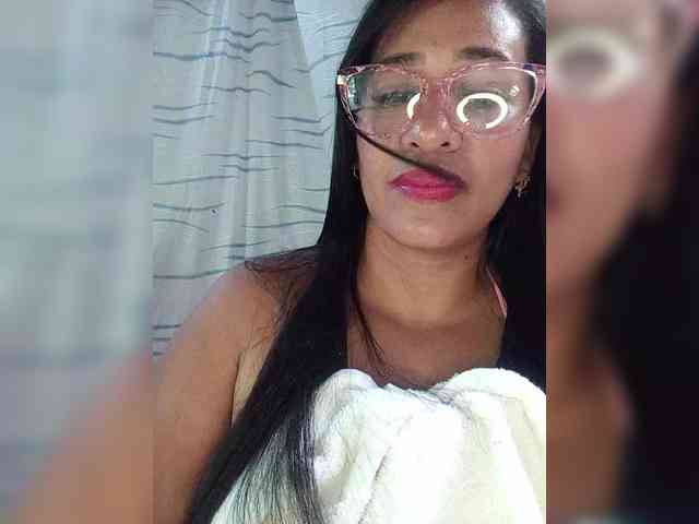 Letty33 webcam