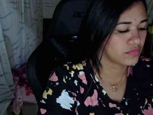 Letty33 webcam