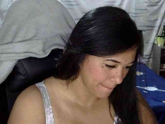Letty33 webcam