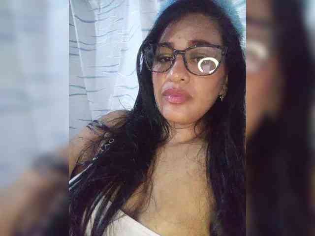 Letty33 webcam