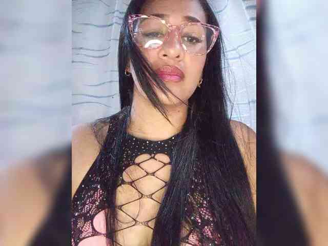 Letty33 webcam