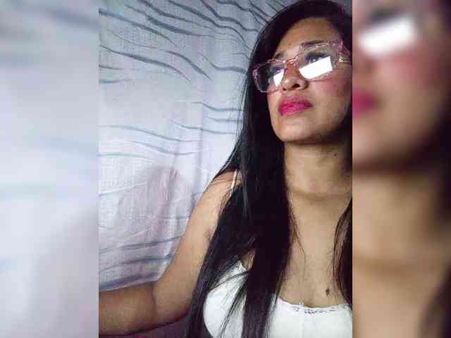 Letty33 webcam
