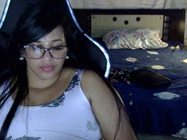Letty33 webcam