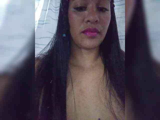Letty33 webcam
