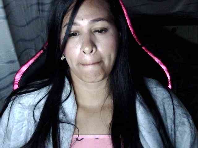 Letty33 webcam