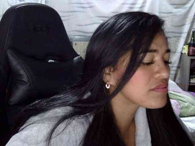 Letty33 webcam