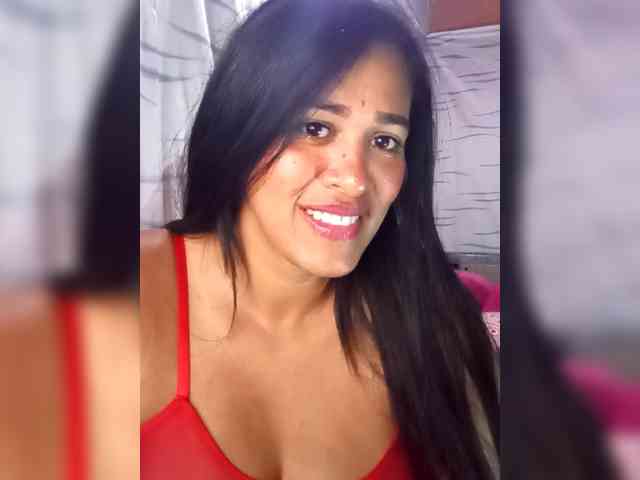 Letty33 webcam