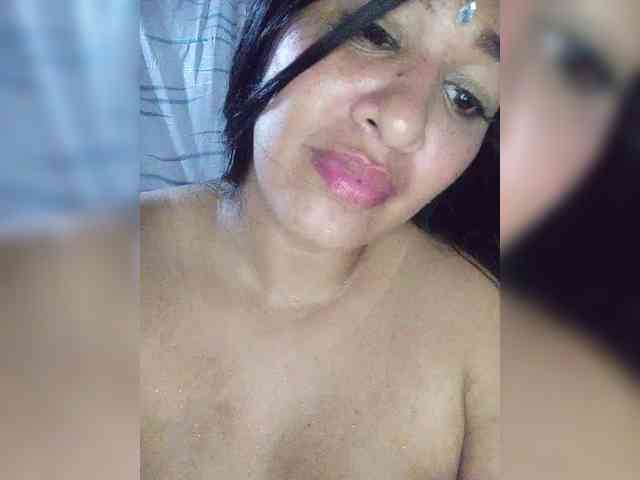 Letty33 webcam