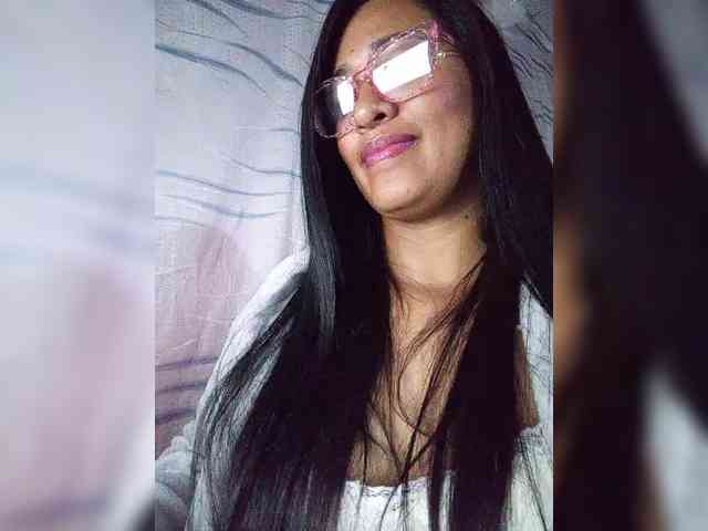 Letty33 webcam