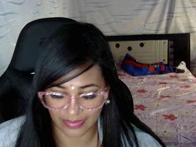 Letty33 webcam