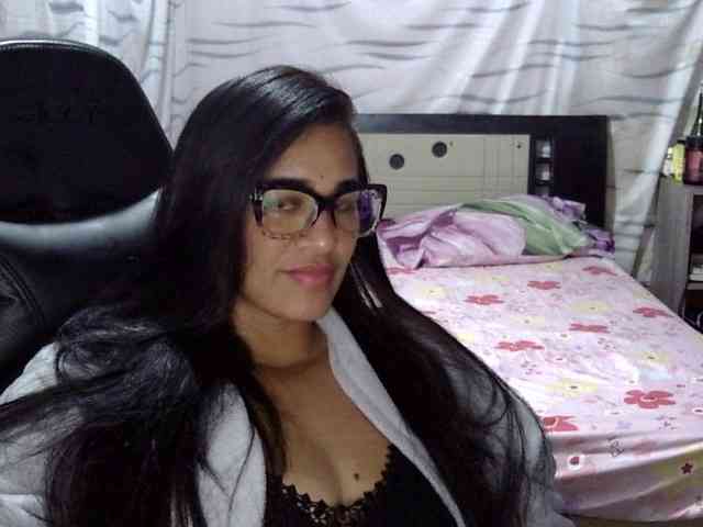 Letty33 webcam