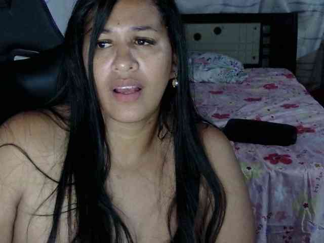 Letty33 webcam