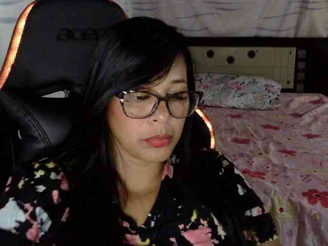 Letty33 webcam