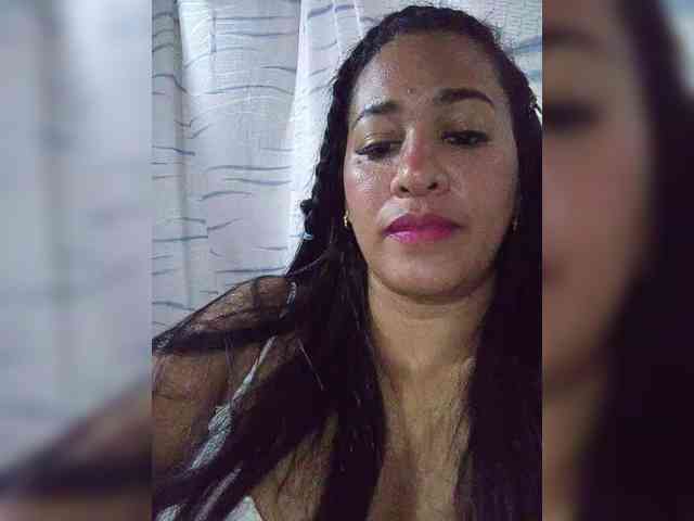 Letty33 webcam