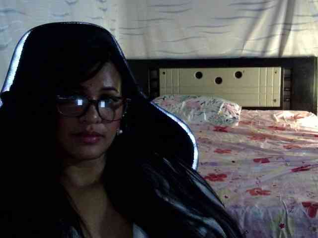 Letty33 webcam