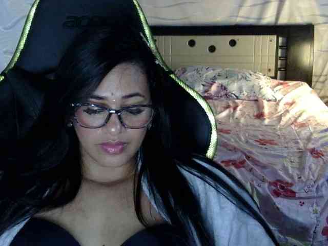 Letty33 webcam