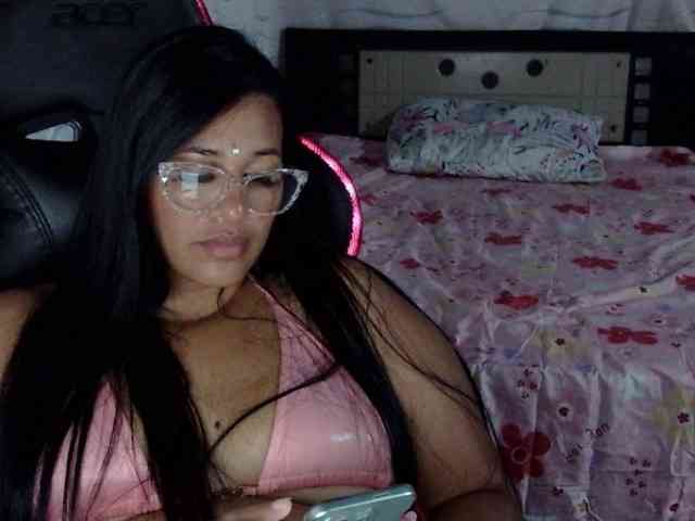 Letty33 webcam