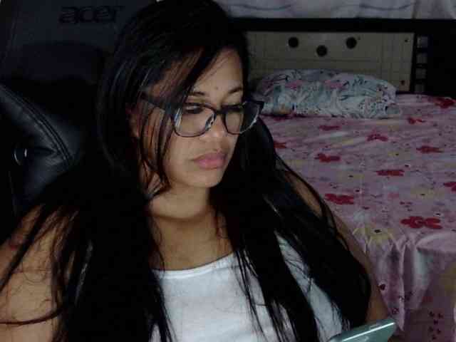 Letty33 webcam