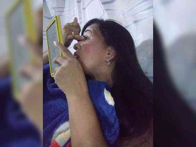 Letty33 webcam