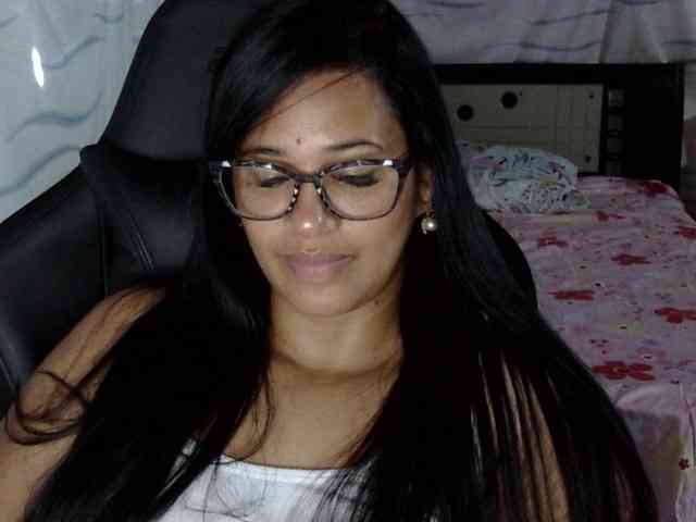 Letty33 webcam