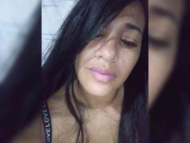 Letty33 webcam