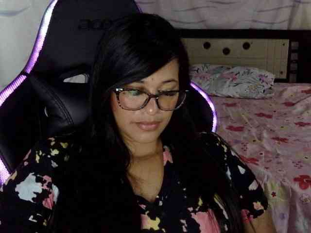 Letty33 webcam