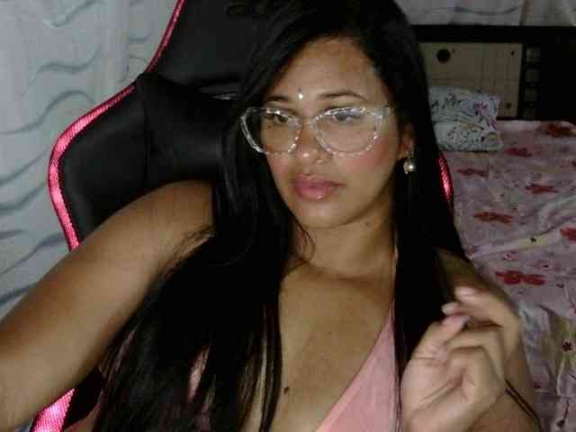 Letty33 webcam