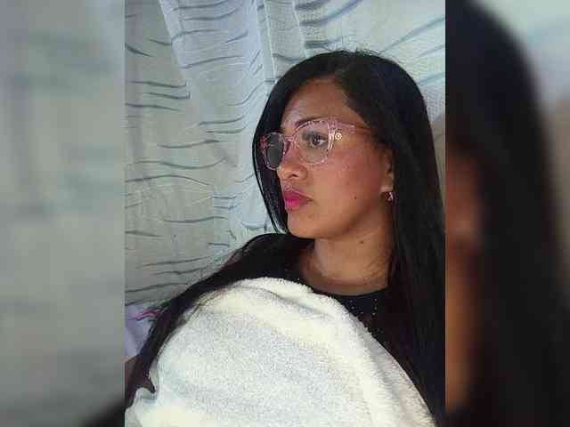 Letty33 webcam