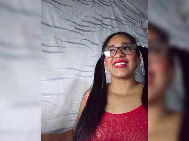 Letty33 webcam