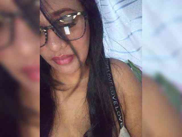 Letty33 webcam