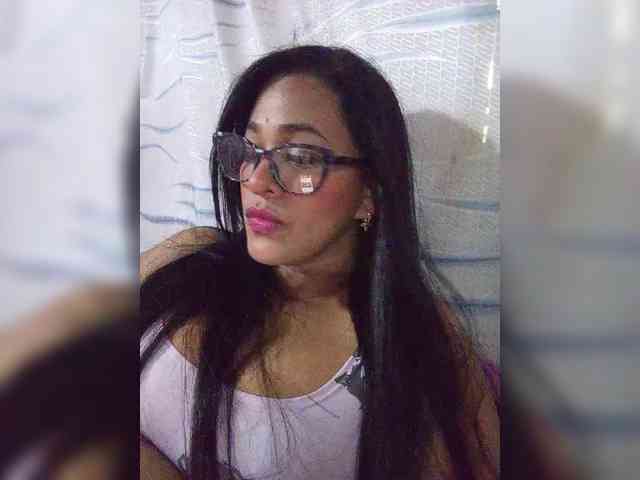 Letty33 webcam