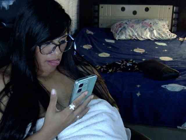 Letty33 webcam