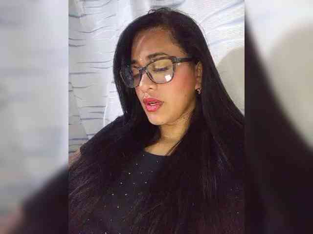 Letty33 webcam
