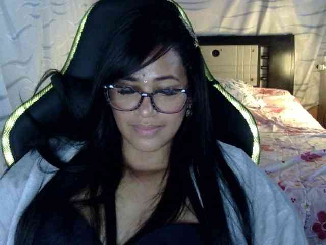 Letty33 webcam