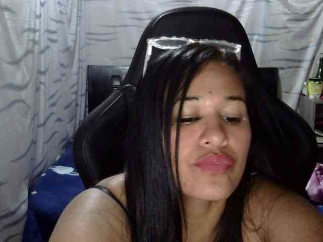 Letty33 webcam